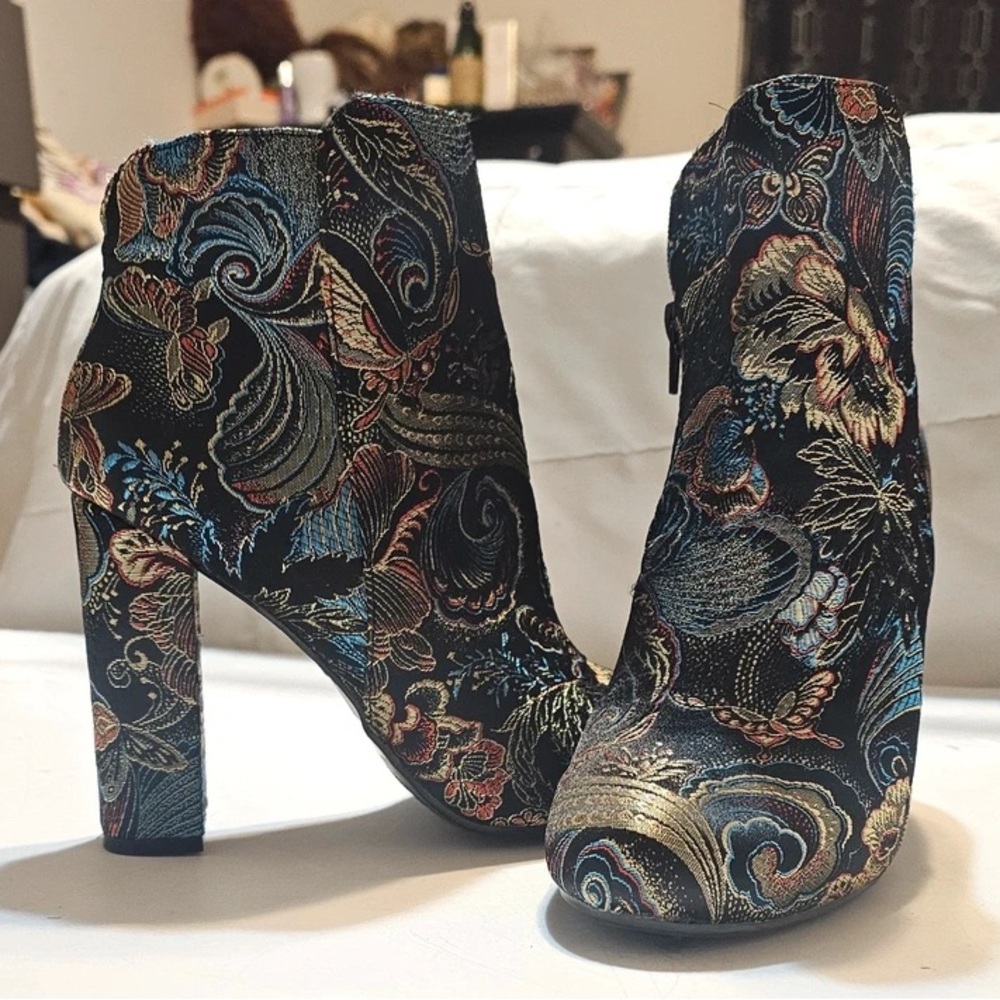 BAMBOO Multicolor Paisley Heeled Boots